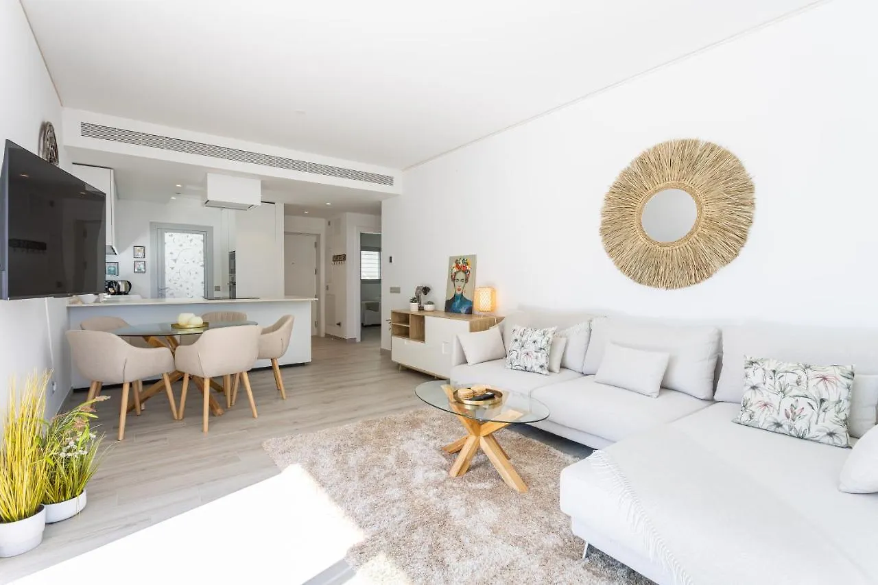פואנגירולה Higueron Rental Med Life ספרד