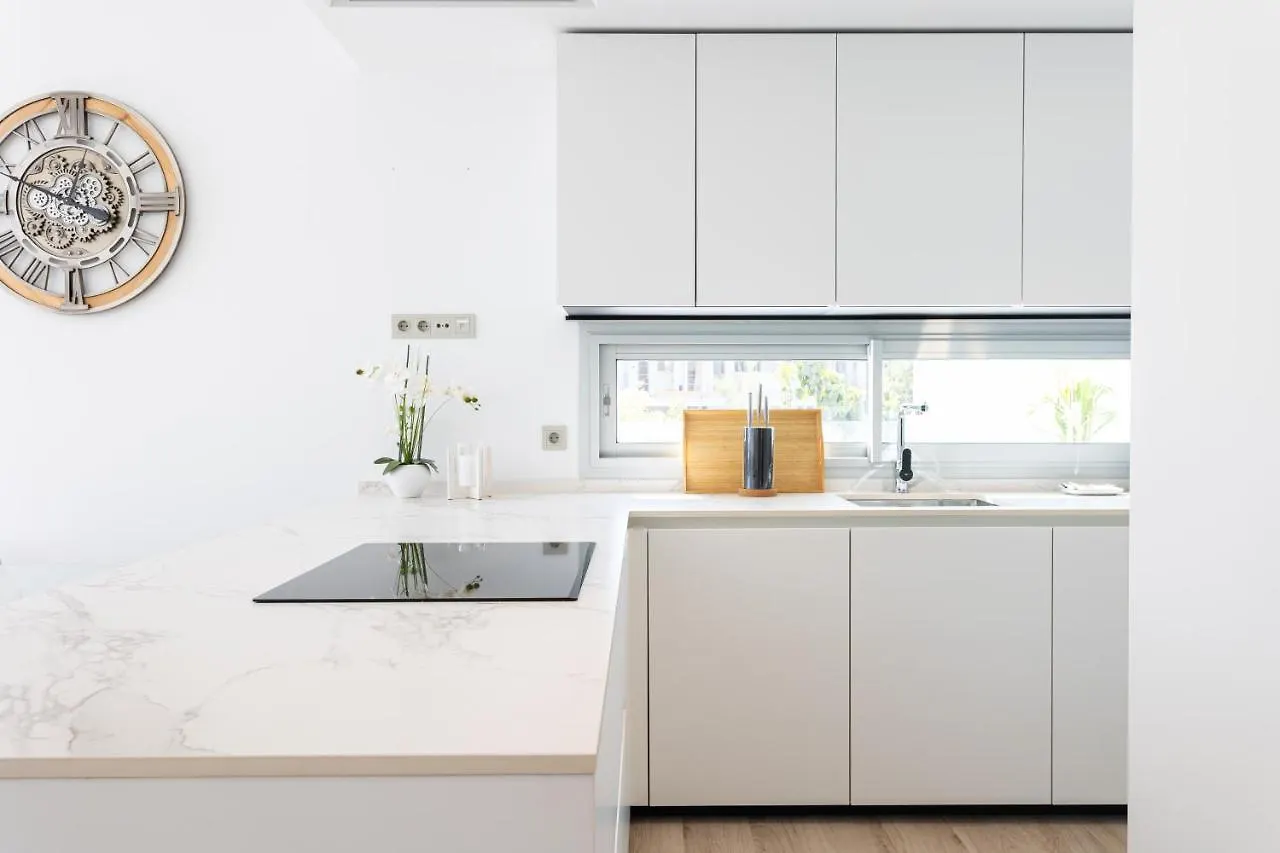 דירה פואנגירולה Higueron Rental Med Life