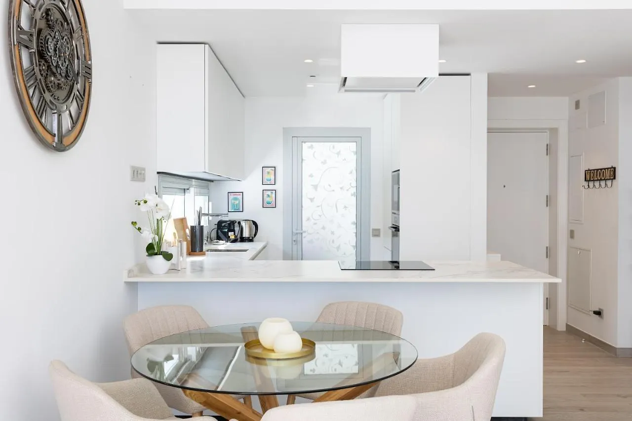 דירה פואנגירולה Higueron Rental Med Life